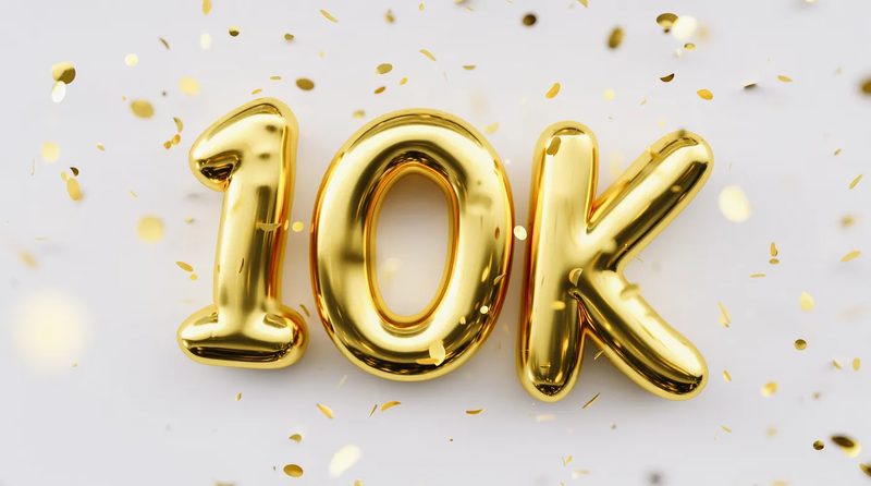 "10K" golden balloons