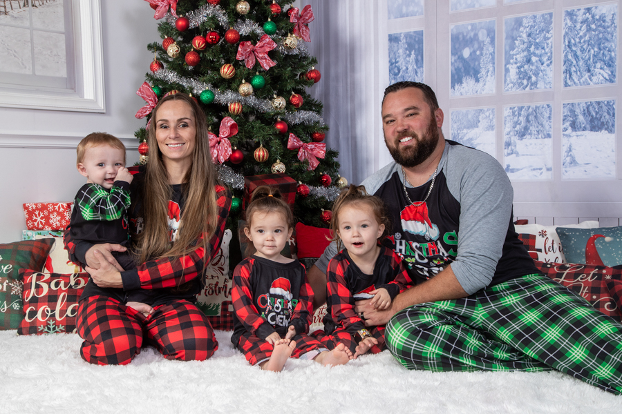 Matching Pajamas Mini Session 2026 | _SAP1057.jpg