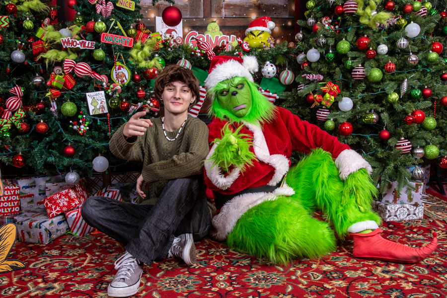Who Stole Christmas Mini Session 2026 | SAP_9209.jpg