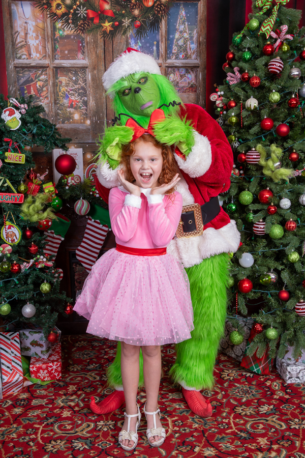 Who Stole Christmas Mini Session 2026 | SAP_1122.jpg