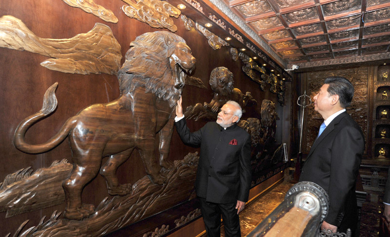 The Prime Minister, Shri Narendra Modi and the President of the People's Republic of China, Mr. Xi Jinping at the Big Wild Goose Pagoda, at Shaanxi Province, in Xi'an, China on May 14, 2015.