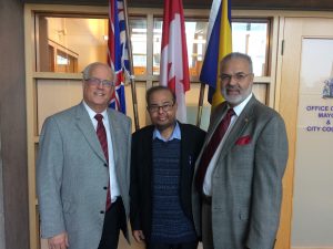 On January 17, City of Richmond Mayor Malcolm Brodie honoured Chandra Bodalia ‘The Photographer’ at Richmond City Hall. Kal Rangi introduced Chandra to Malcolm Brodie for almost 15 years ago. Since then almost all of the annual & other events have been covered by Chandra. Malcolm Brodie himself donated $1000 to Chandra's cause along with $500 from Minister John Yap.