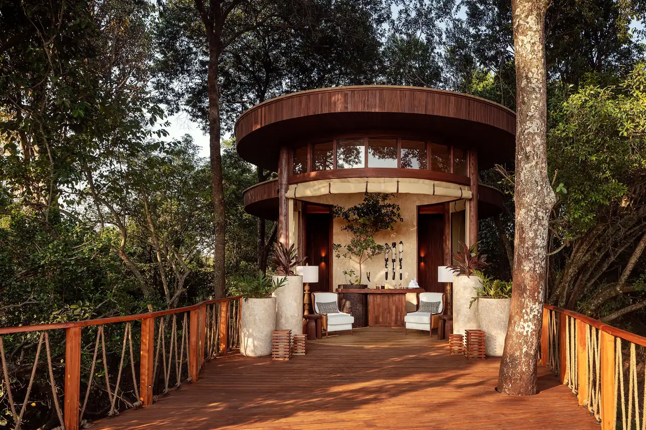 ■STARBAY■マリーガラント■ドレッサー■トラベル家具■最高級■ローズウッド Ritz-Carlton Masai Mara Safari Camp- Curators of Travel