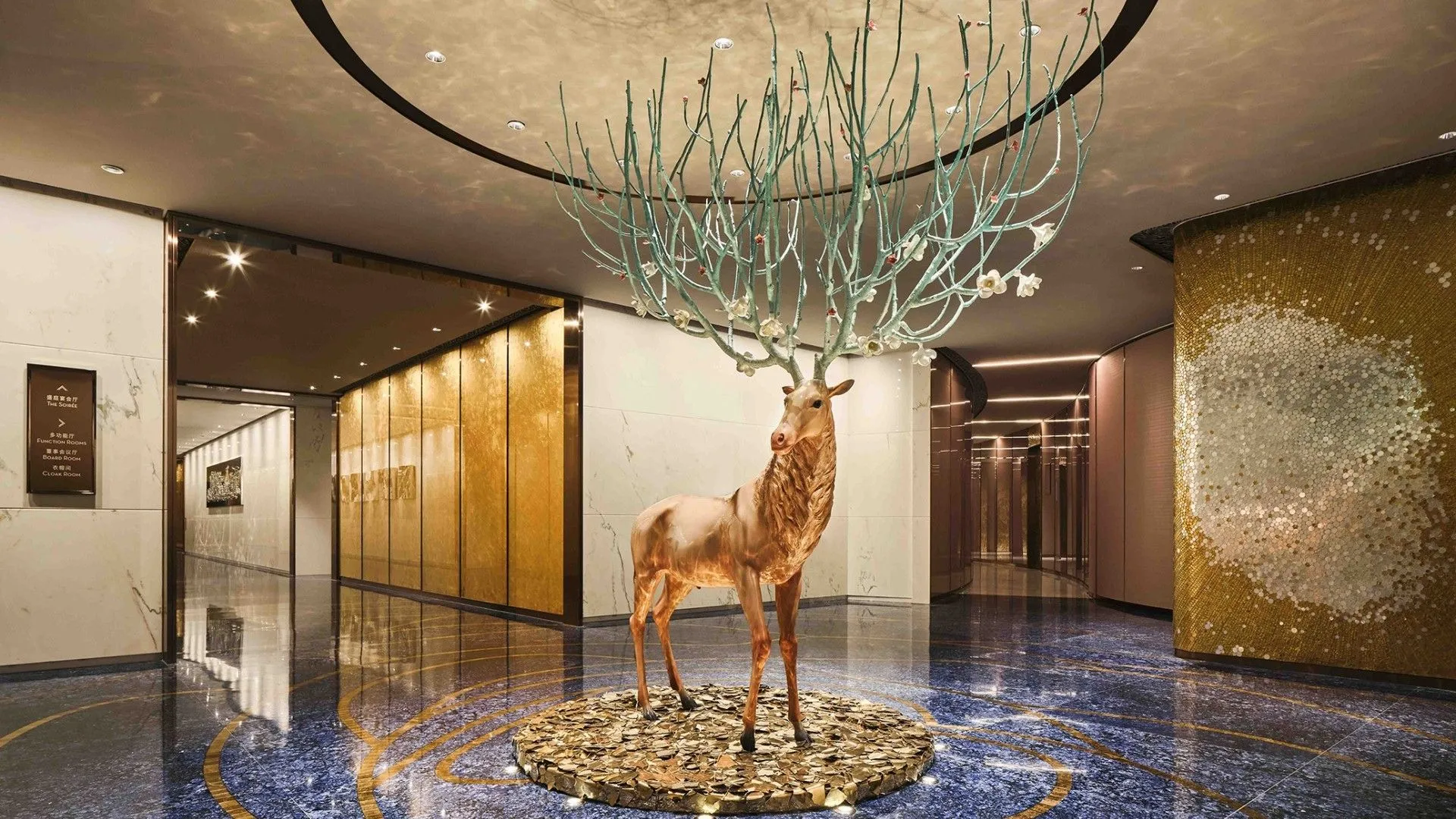 J Hotel Shanghai Tower