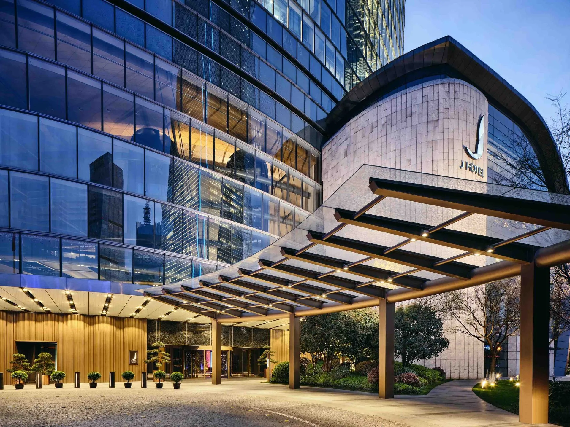 J Hotel Shanghai Tower