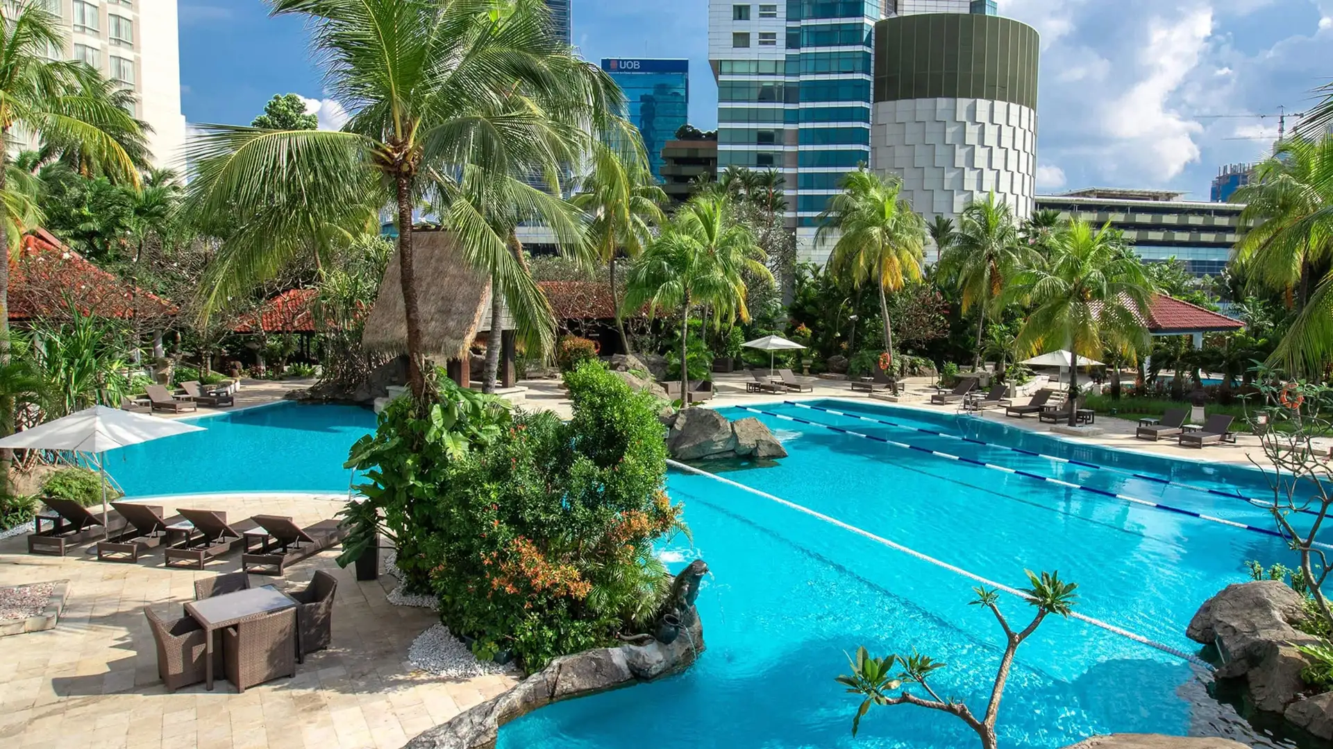 Keraton at the Plaza