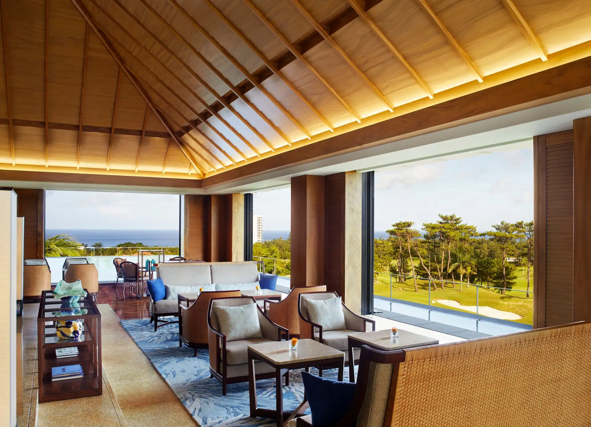 沖繩麗思卡爾頓酒店