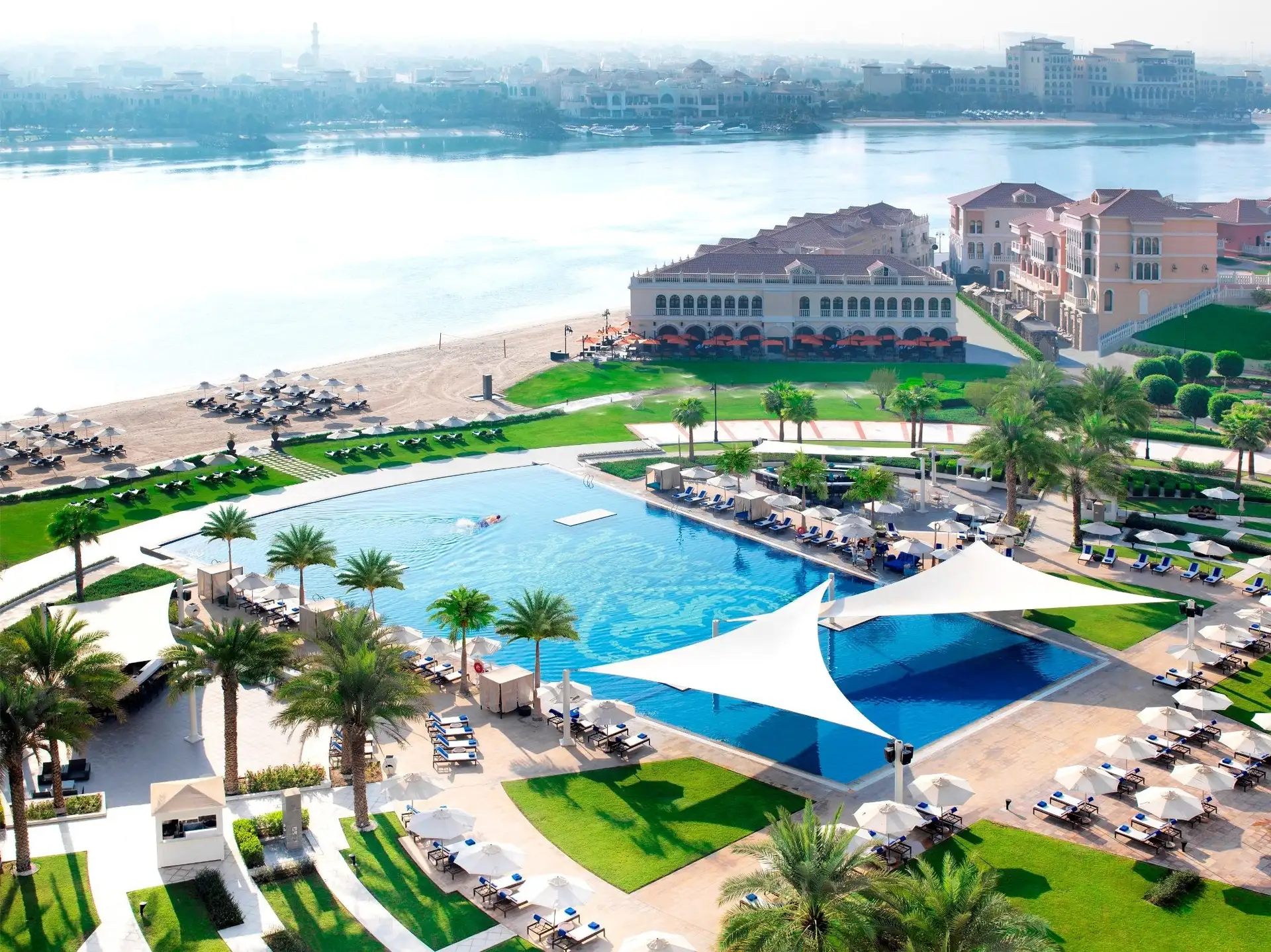 Ritz-Carlton Abu Dhabi Grand Canal