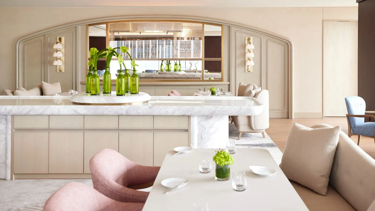 Four Seasons Tokyo at Marunouchi  (accepting bookings from 5/1)