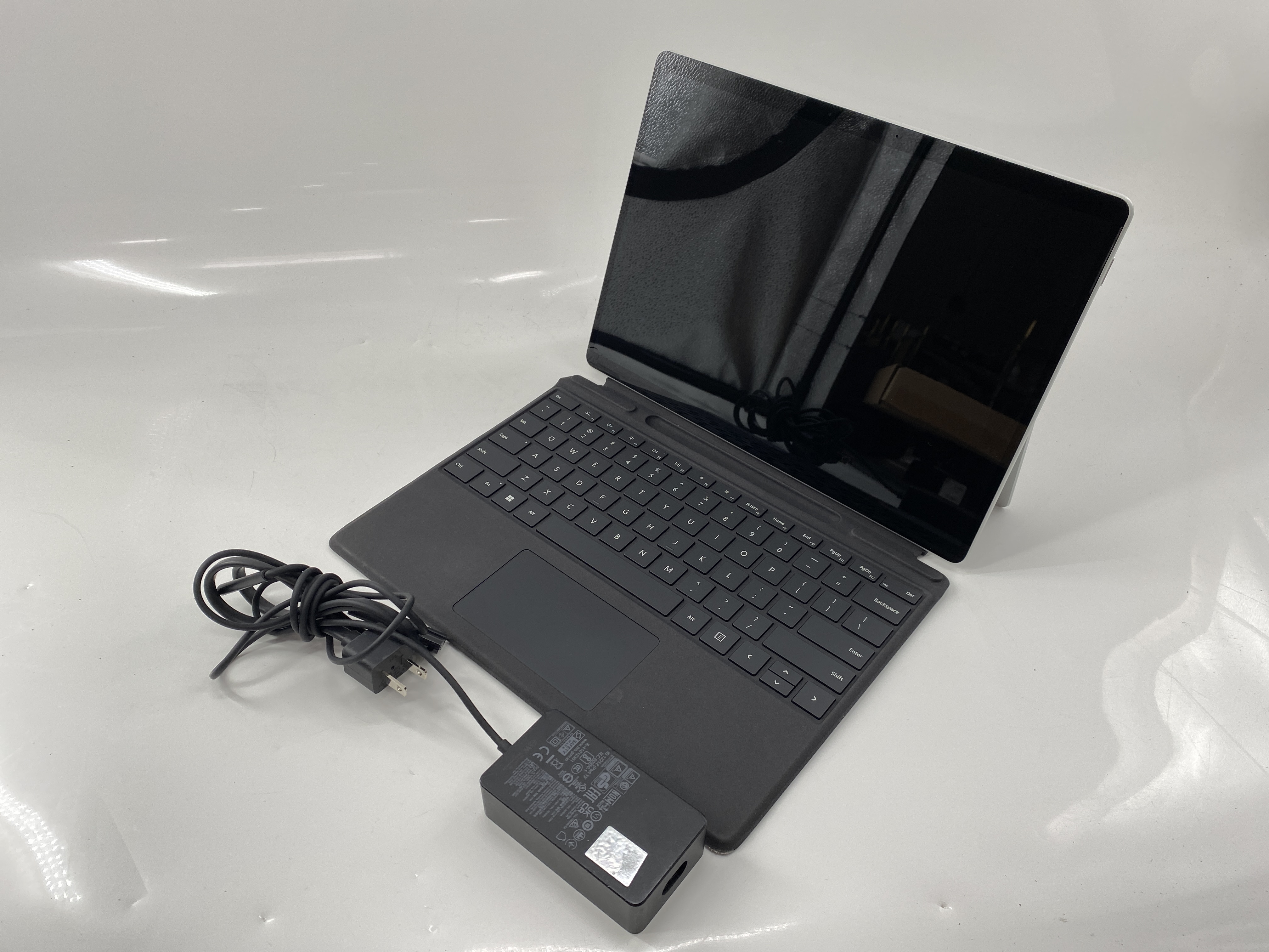 Microsoft Surface Pro 8 Core i7 | 16GB 256GB-SSD | Read 