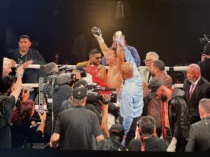 Y el nuevo campeón del mundo Armando “Toro” Reséndiz 