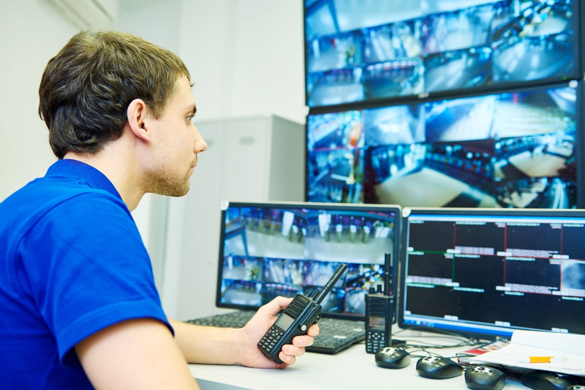 What are the benefits of using cloud-based storage for remote monitoring CCTV footage?