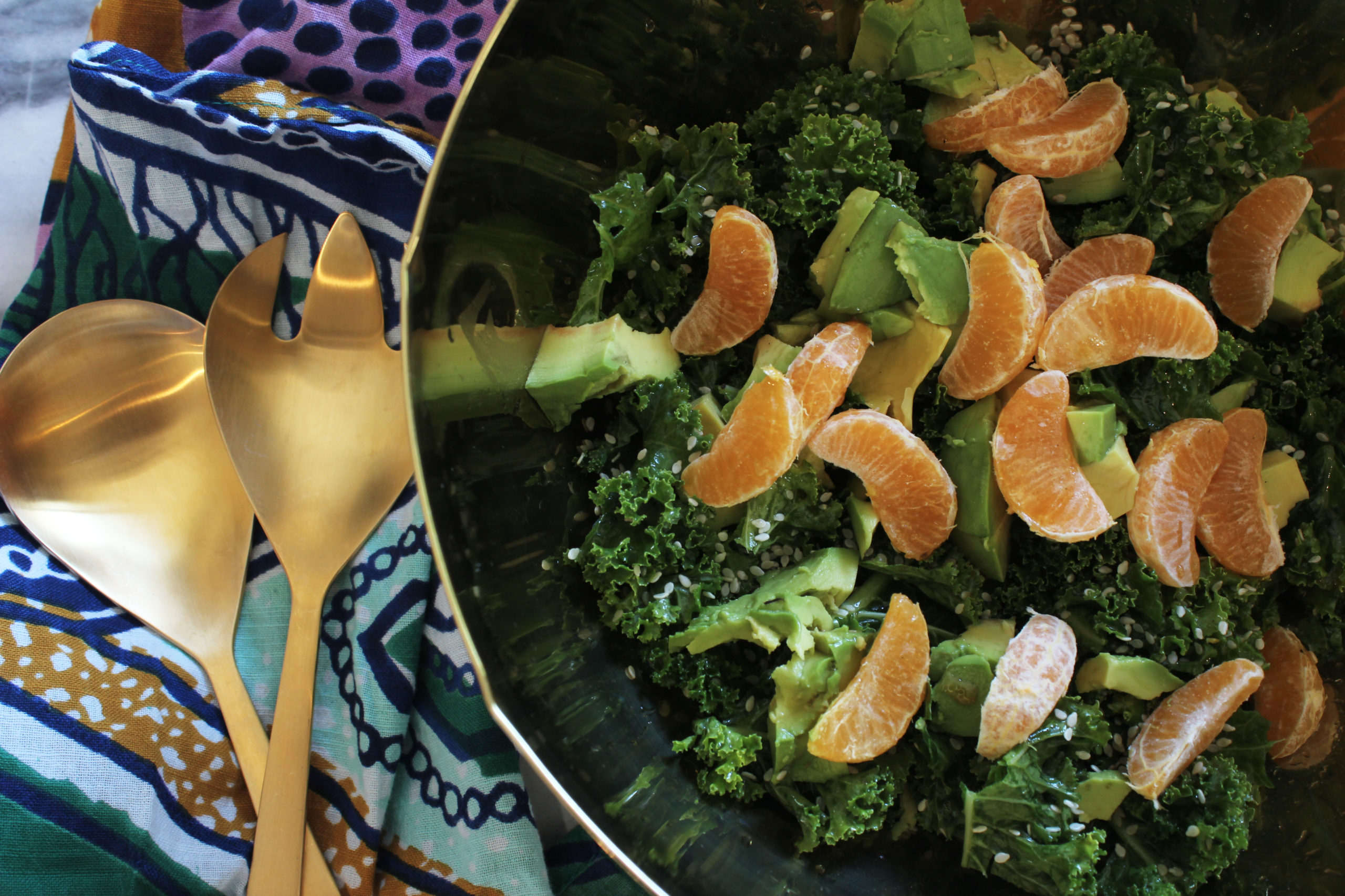 KALE, AVOCADO + CLEMENTINE SALAD - Sivan
