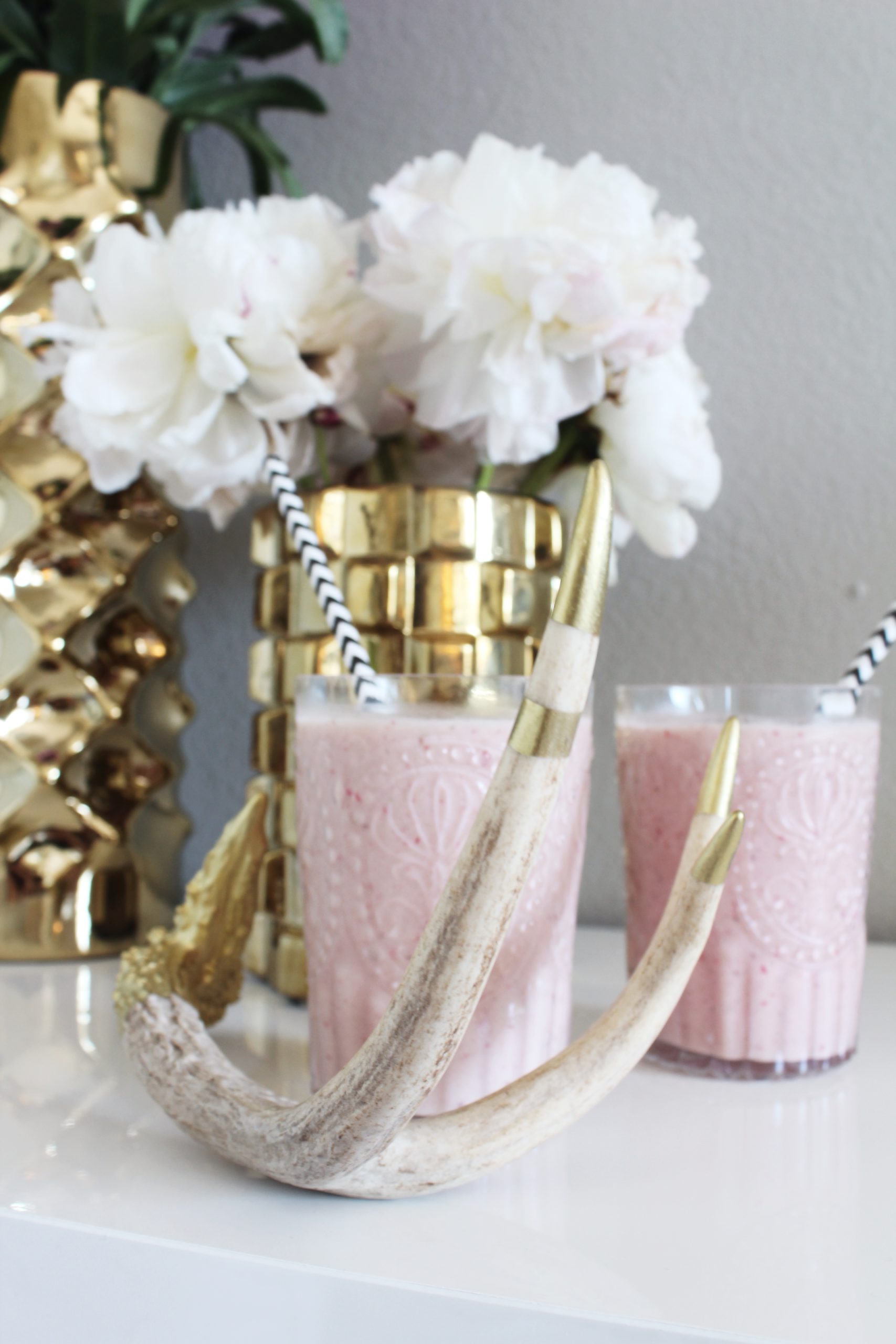 Skinny Snack: Strawberry Chia Smoothie - Sivan