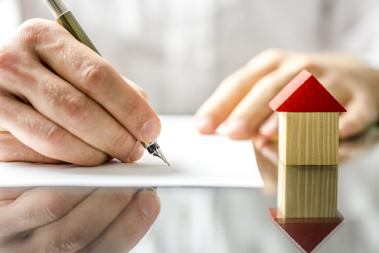 Real Estate Funds vs REITs: What’s the Difference?