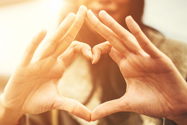 Hands in the shape of a heart article mtime20171101213742focalnone