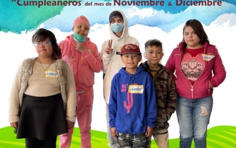 Festejando a los niños y niñas  su cumpleaños del mes de Nov & Dic