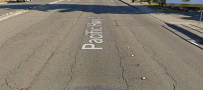 una imagen que muestra una sección de la SR 99 con pavimento desgastado.