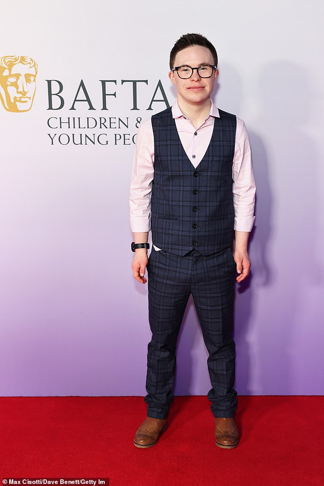 George Webster revela que fue acosado en la escuela y detalla una experiencia horrible en el baño