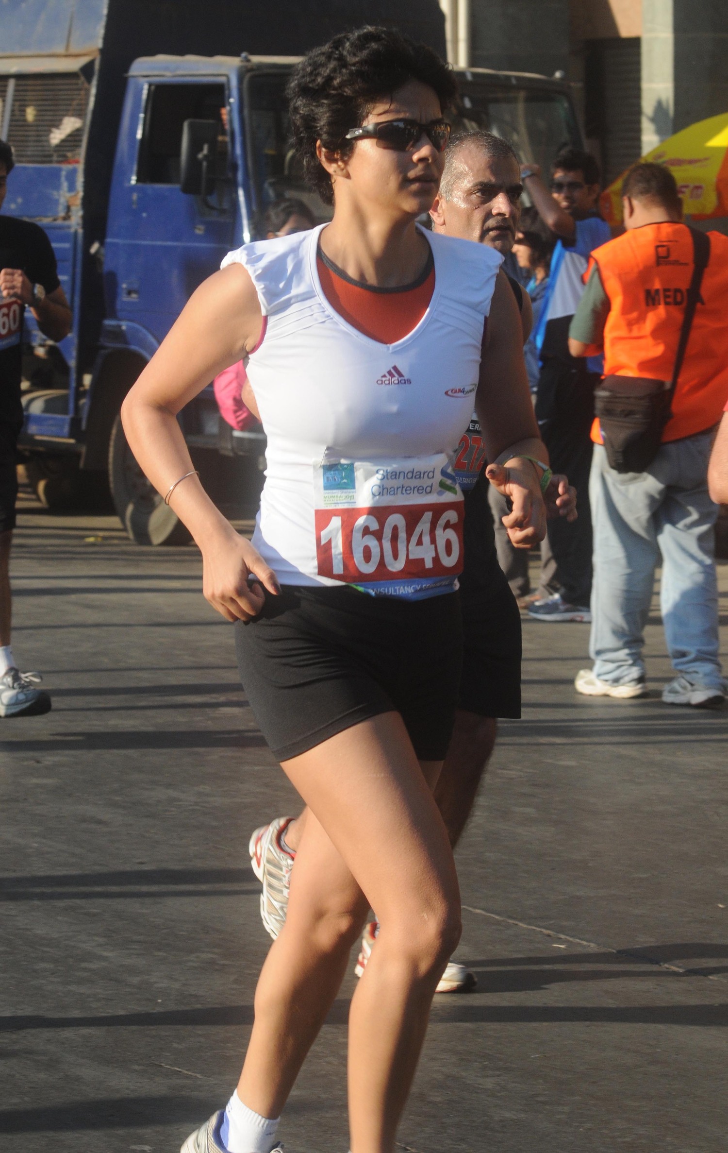 gul_panag_marathon Rediff