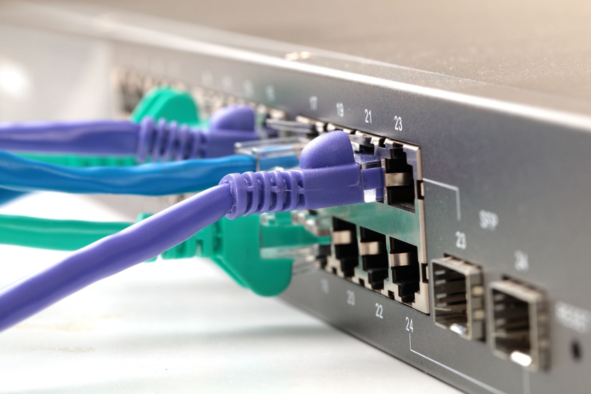 How does packet switching contribute to efficient data transmission in modern networks?