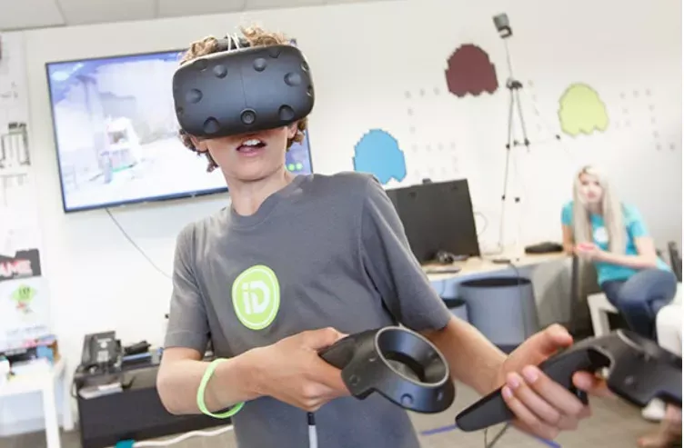 5 Benefits of Virtual & Augmented Reality for Reens