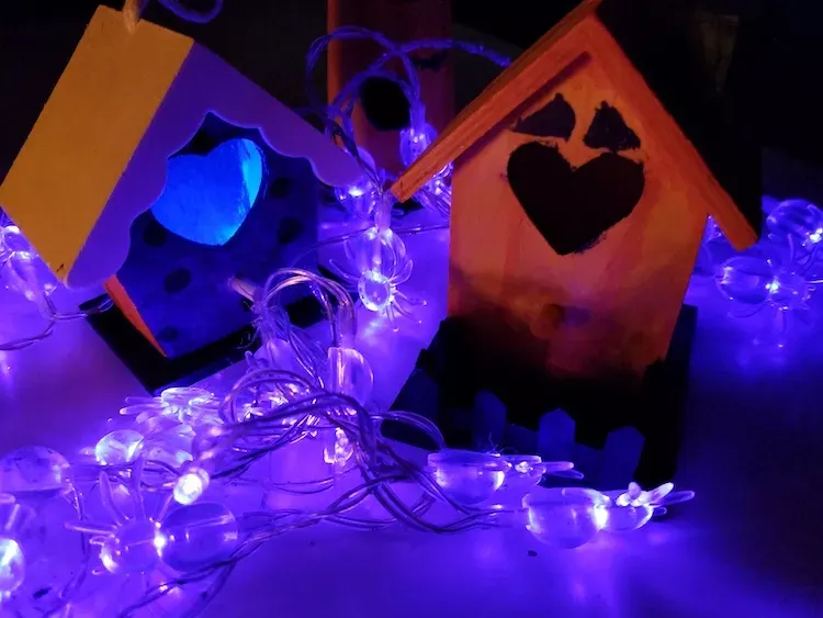 Make your own DIY Halloween birdhouse!