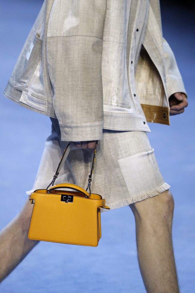 La nueva Peekaboo ISeeU XCross de Fendi para tus esenciales diarios. 2 MAPLE fendi peekaboo xcross 3