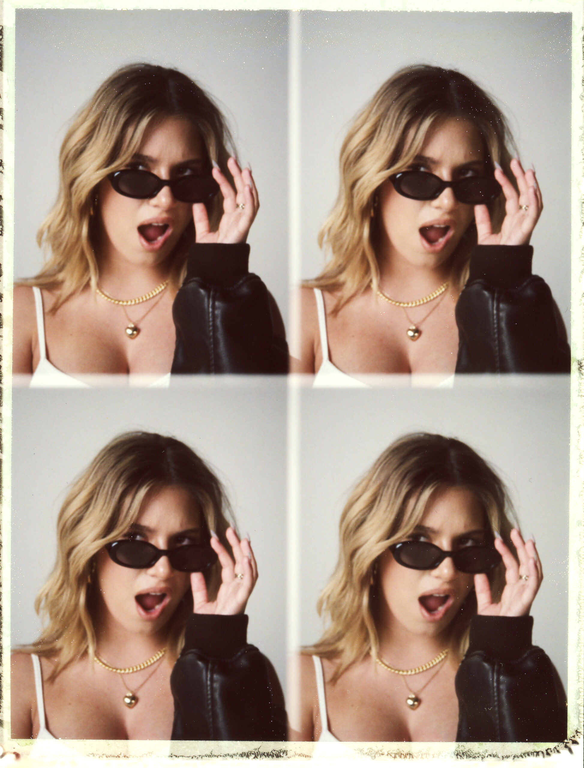 American Eagle nos invita a revivir los 90's junto con Maddie y Kenzie Ziegler. 5 MAPLE AMERICAN EAGLE ZS 5 scaled