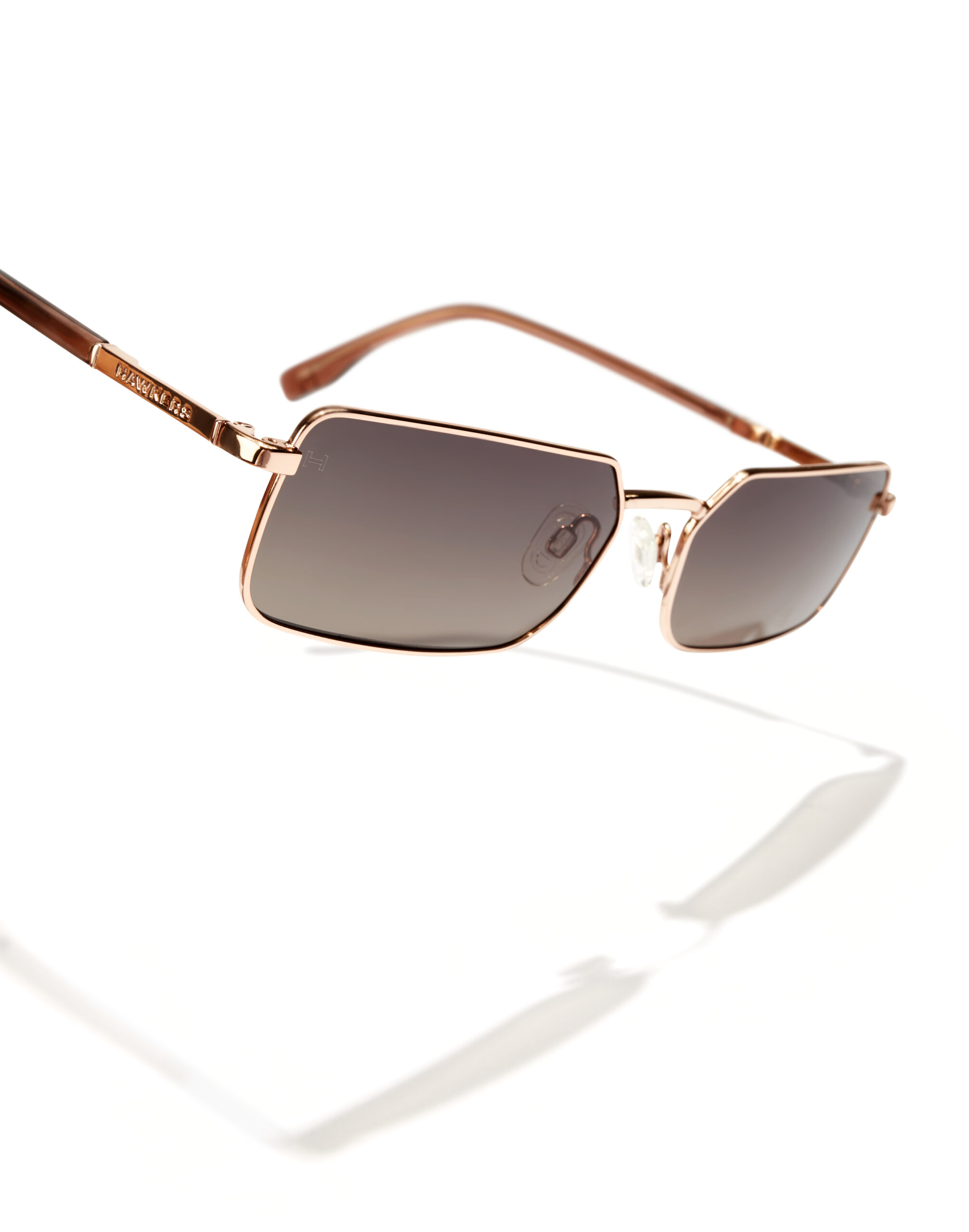 Conoce la colección de Hawkers en colaboración con Tini Stoessel. 4 MAPLE HAWKERS TINI 7 scaled
