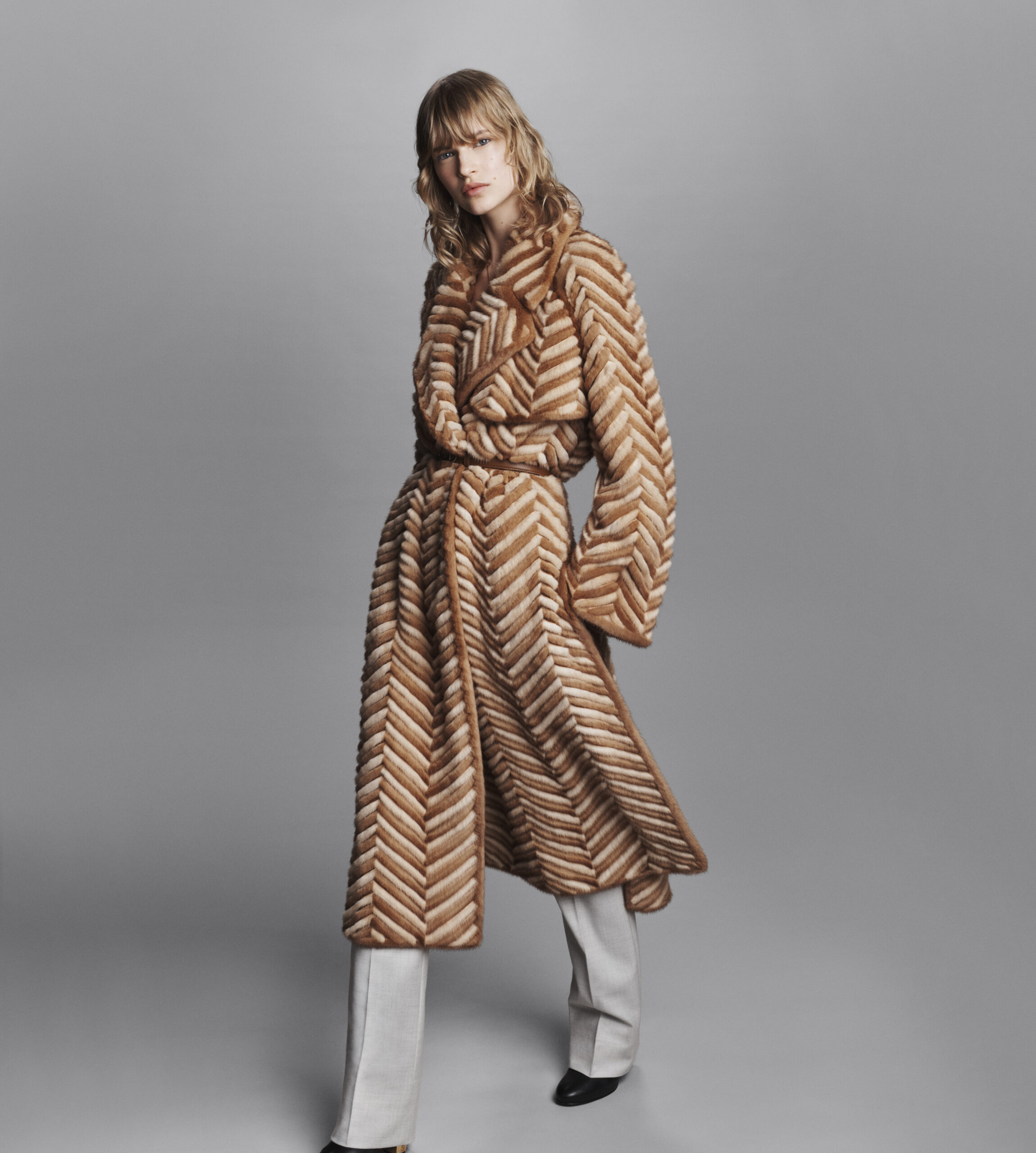 Las creaciones Featherlike de Fendi. 2 MAPLE FENDI Featherlike Special Images 01 scaled