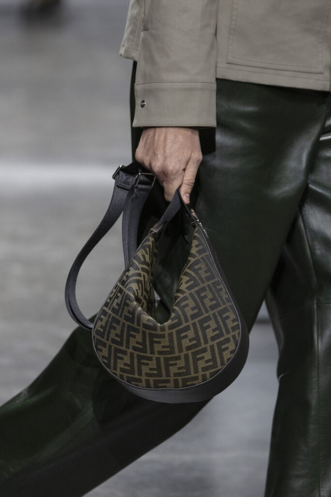 MAPLE FENDI 24 25 18 A