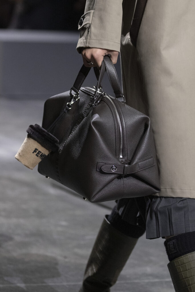 MAPLE FENDI 24 25 19 A