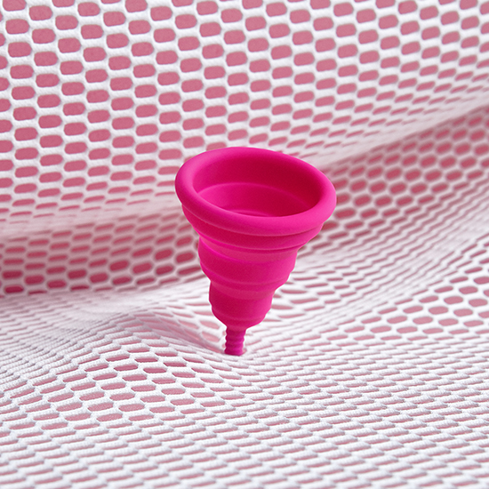 Conoce la Lily Cup Compact, la aliada perfecta de Intimina para Semana Santa. 6 MAPLE INTIMINA LILY CUP 7