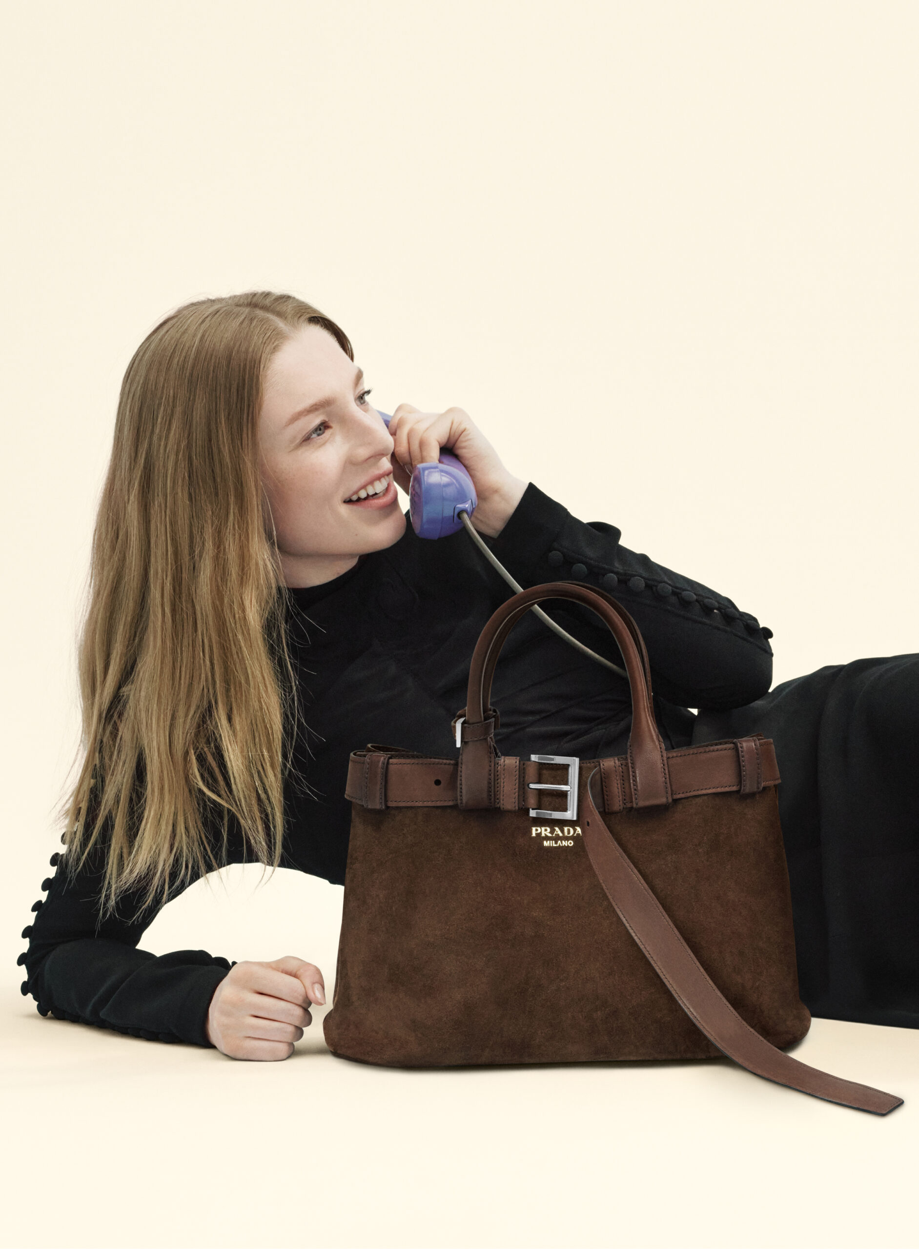 Prada presenta su nueva Buckle Bag. 3 MAPLE PRADA BUCKLE BAG 3 scaled