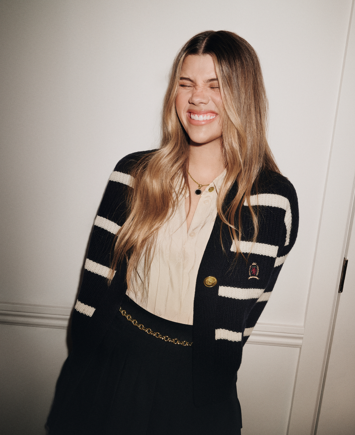 Tommy Hilfiger se une a Sofia Richie y Damson Idris para su campaña navideña. 4 MAPLE Tommy Hilfiger Holiday 24 Sofia Richie Grainge II