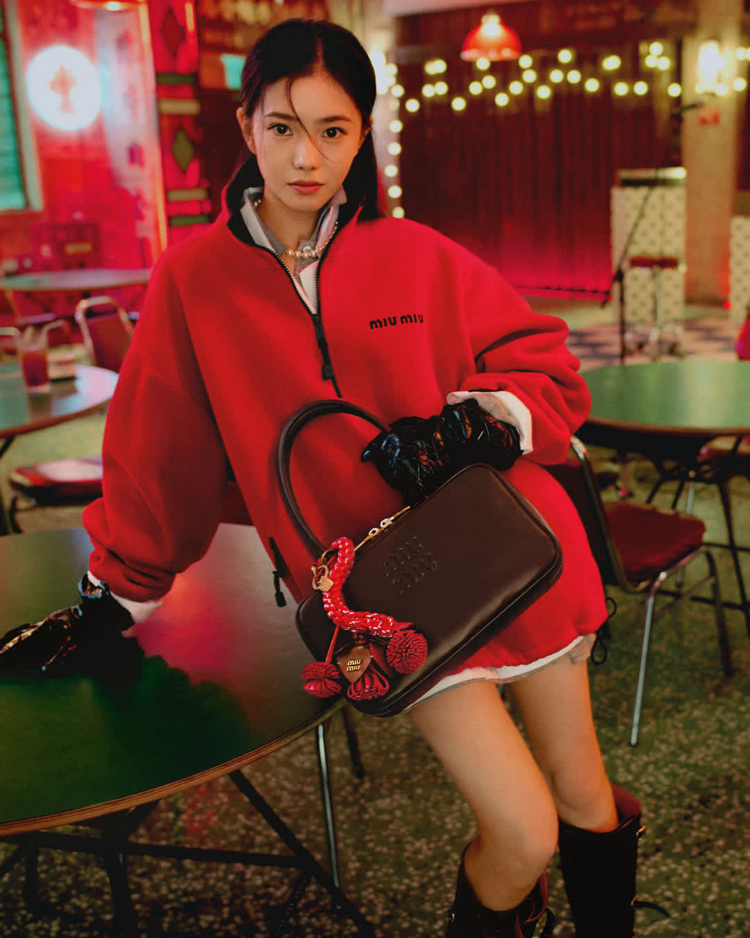 Miu Miu celebra el año nuevo Chino con el corto "The Encounter". 6 maple Miu Miu CNY 2025 ADV Campaign 03