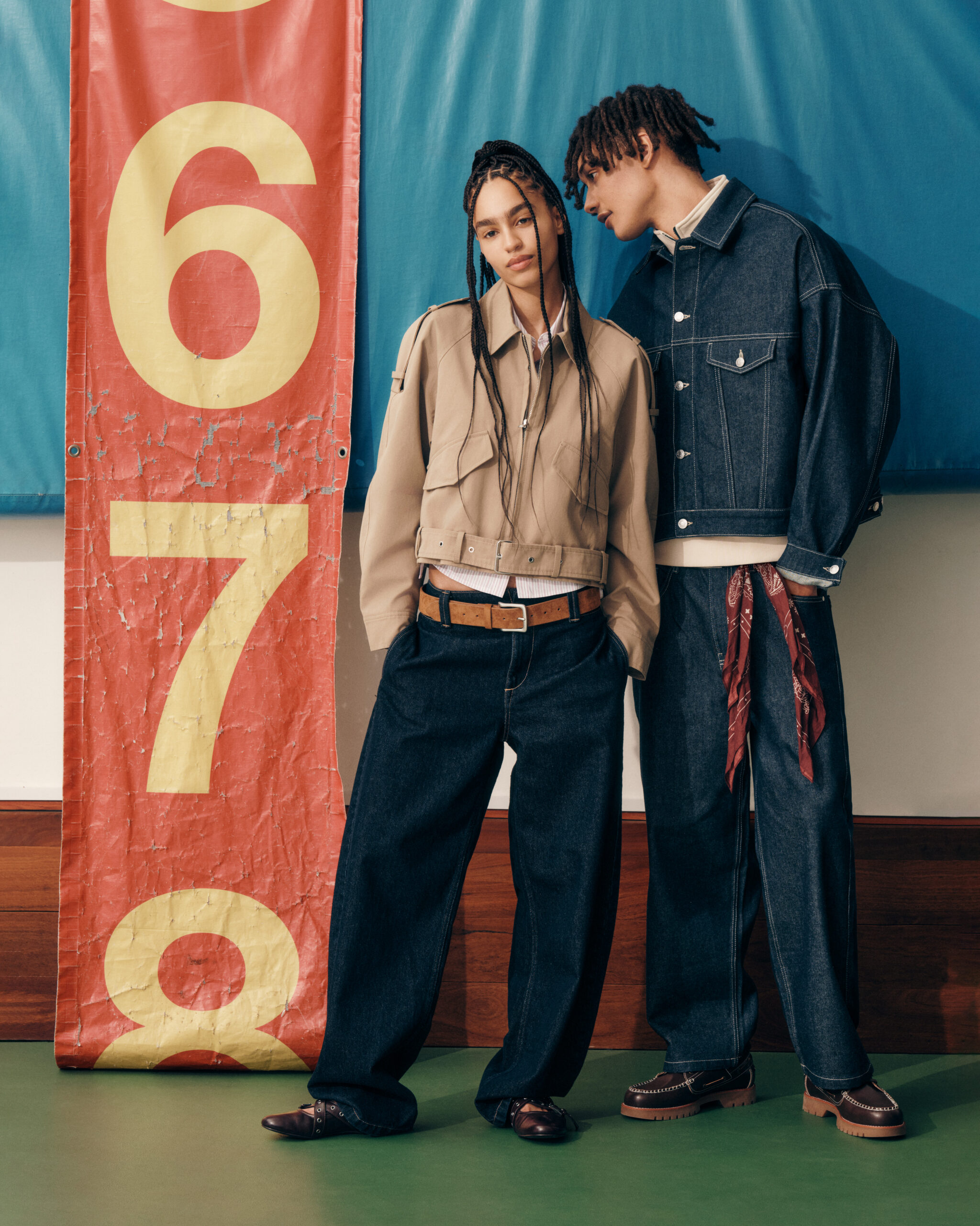 Bershka: Retro Sport x Jamie Reid. 5 MAPLE JR Bershka SS 2025 RetroSport 4 5 1080x1350px14 scaled