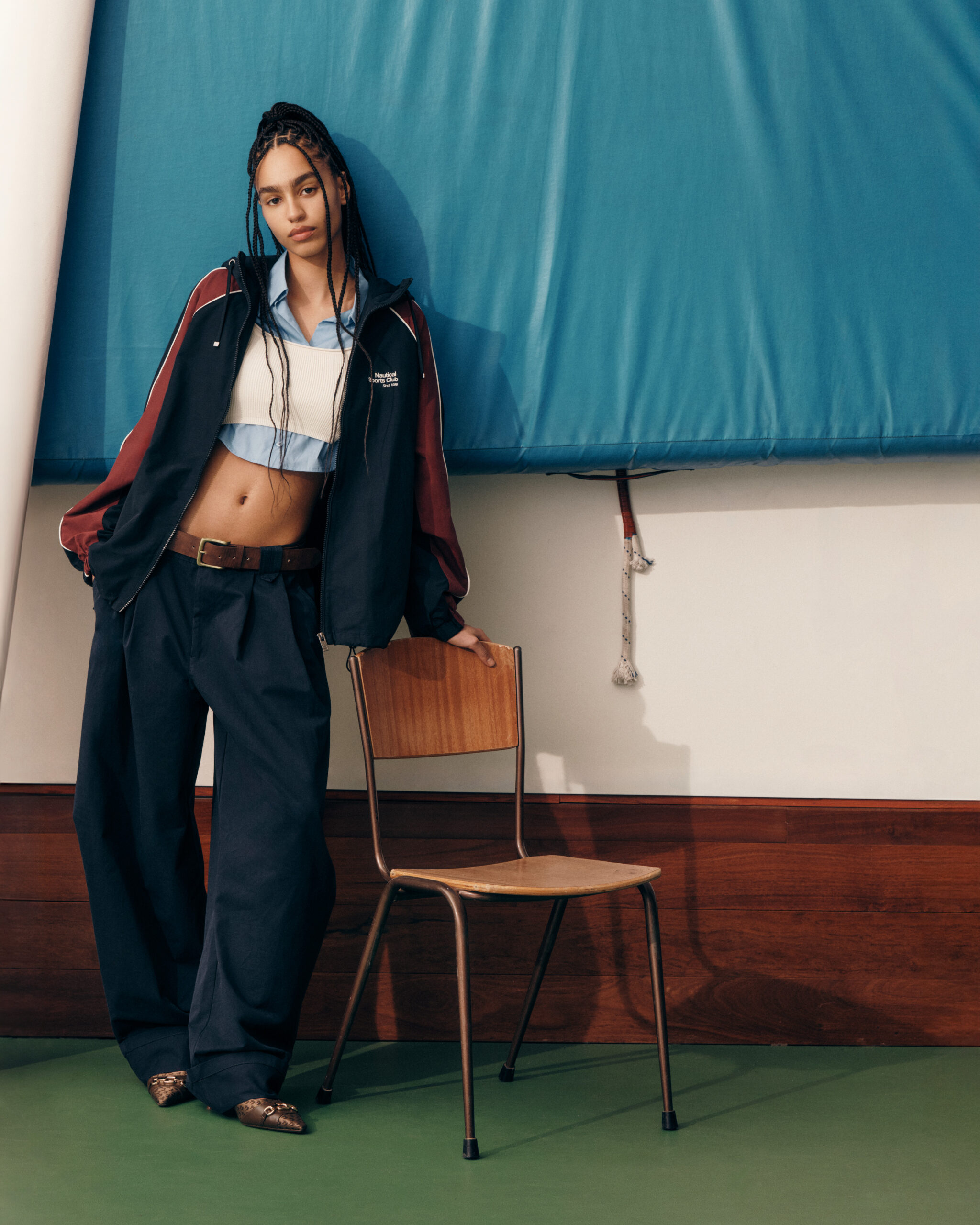 Bershka: Retro Sport x Jamie Reid. 7 MAPLE JR Bershka SS 2025 RetroSport 4 5 1080x1350px15 scaled