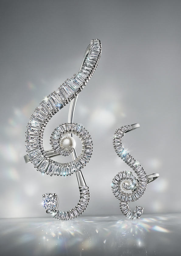 Swarovski x Ariana Grande. 3 MAPLE SWAROVSKI X ARIANA GRANDE 1