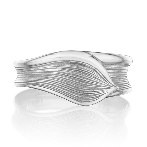 Petal Ring in 18kt White Gold