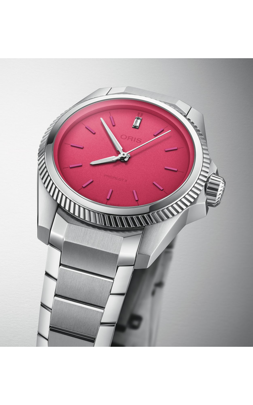 Oris Propilot X Miss Piggy Edition