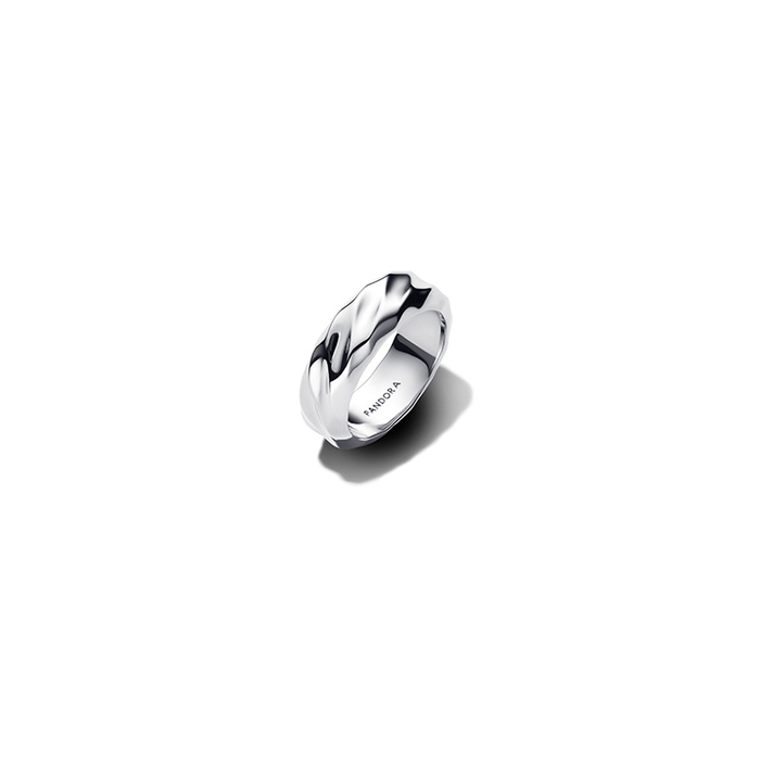 Pandora Rippled Wide Band Ring 193886C00-52