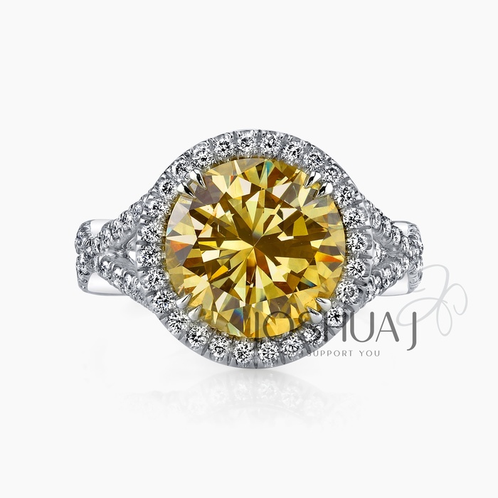 Round Diamond Halo Ring