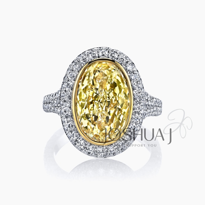 Oval Diamond Halo Ring