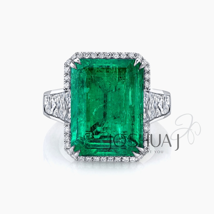 Round Emerald Halo Ring