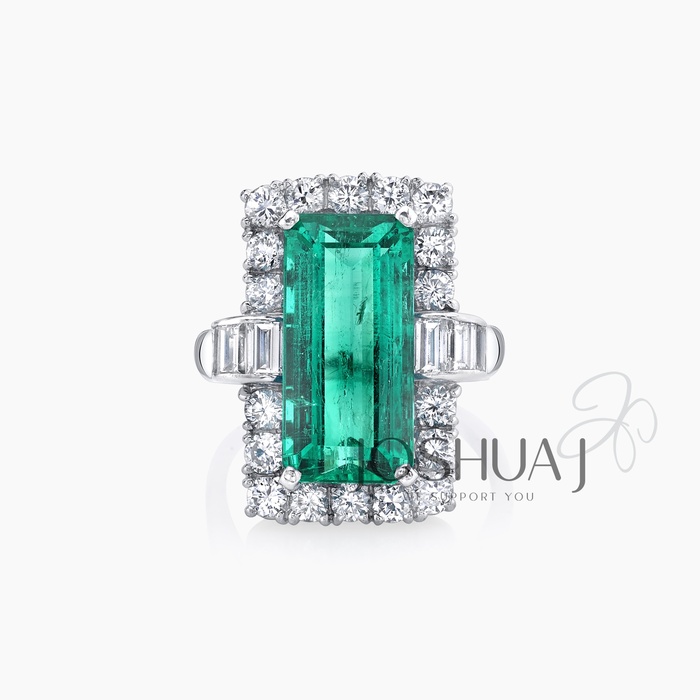 Round Emerald Halo Ring