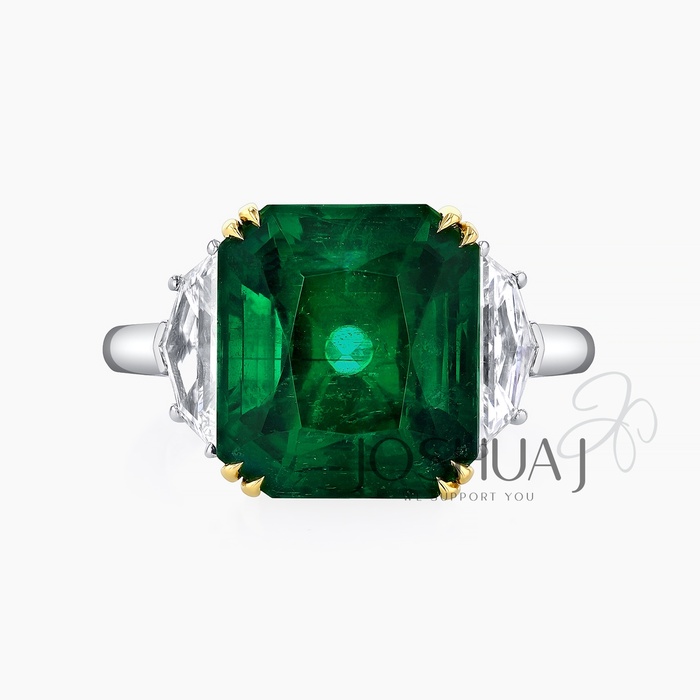 Emerald Three-Stone Ring