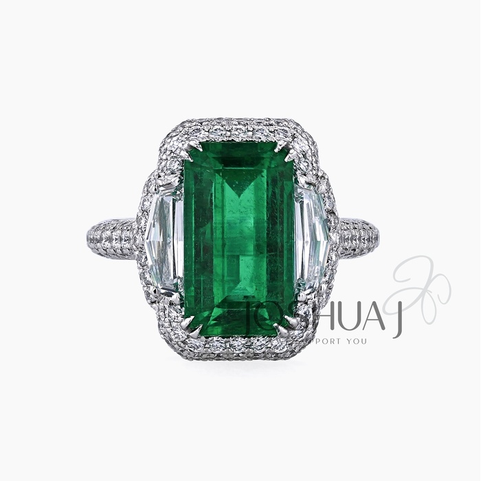 Round Emerald Ring