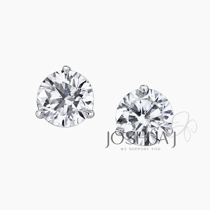 Round Diamond Stud Earrings